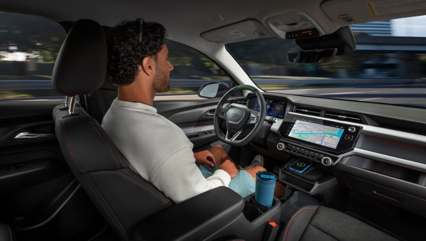 Interior with 11 driver information center and 11 3 center infotainment screen granby chevrolet quebec1777399153391